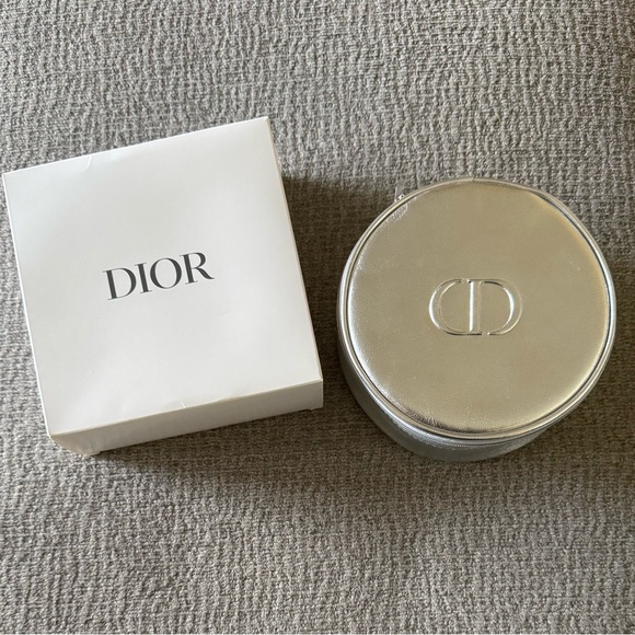 Dior Beauty Silver Round Makeup Case GWP - Picture 1 of 6